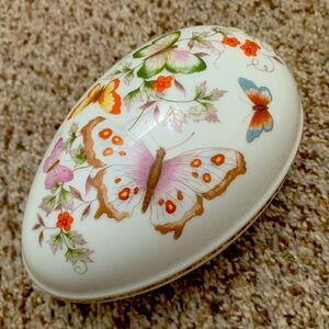 Vintage Avon 1979 egg trinket box porcelain butterfly gold cottagecore fairy
